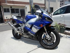 ヤマハYZF-R1「レッドバロン」査定35万円!売却額大幅アップ?